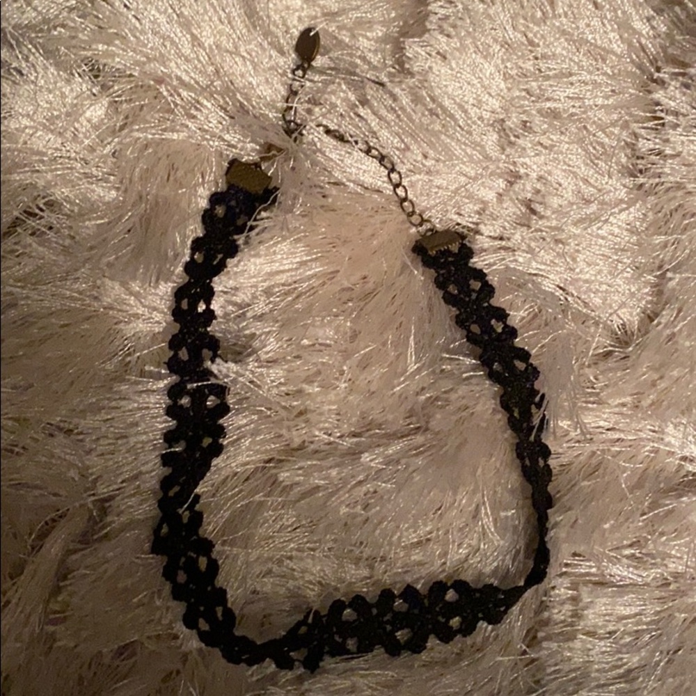 Lace choker necklace